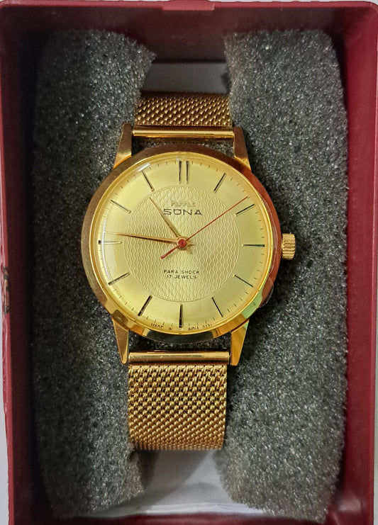 Sona Gold with papers